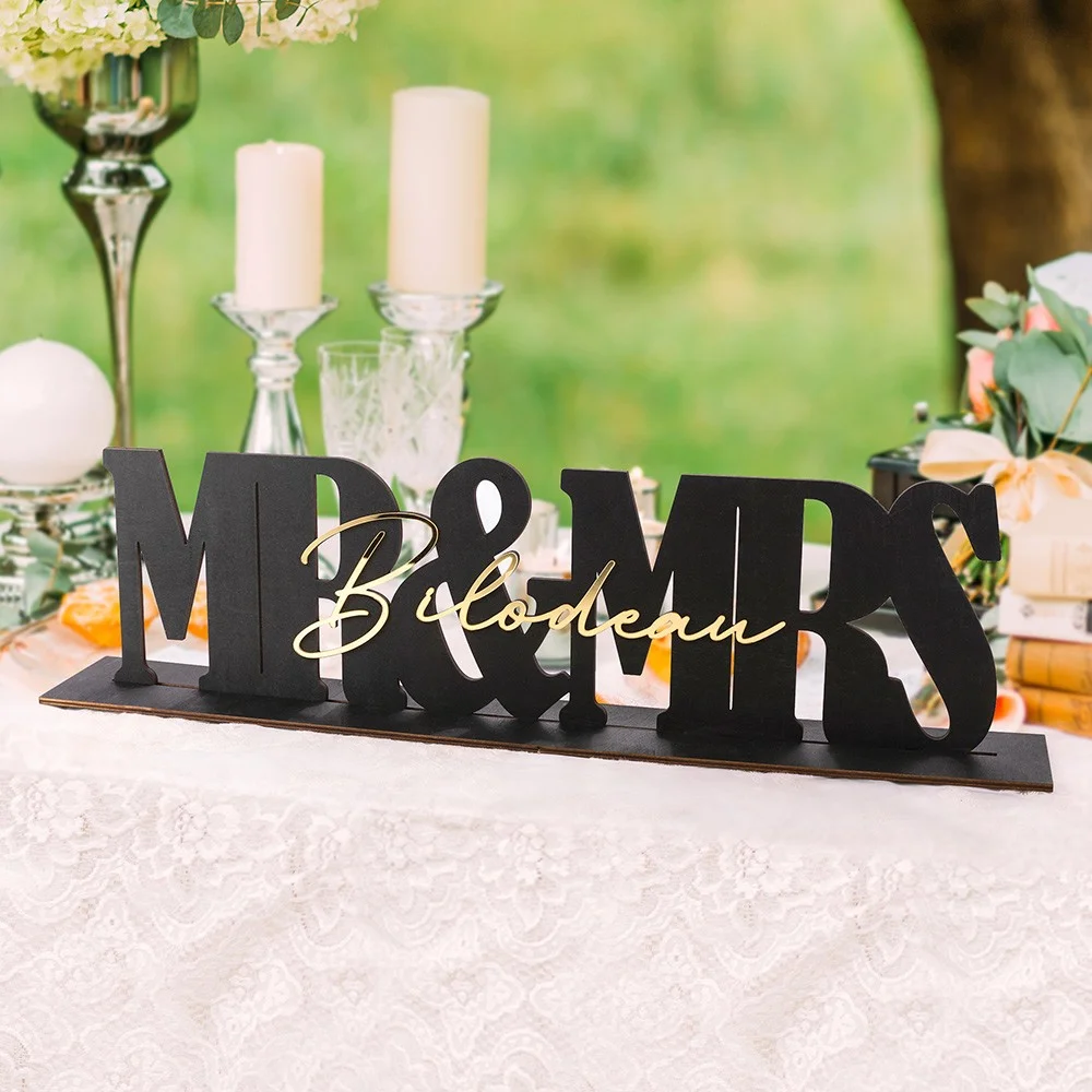 Personalized Mr & Mrs Wedding Name Sign – Custom Table Decor & Anniversary Gift